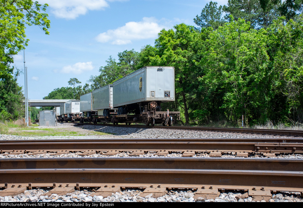 I9F recedes across the CSX diamonds
